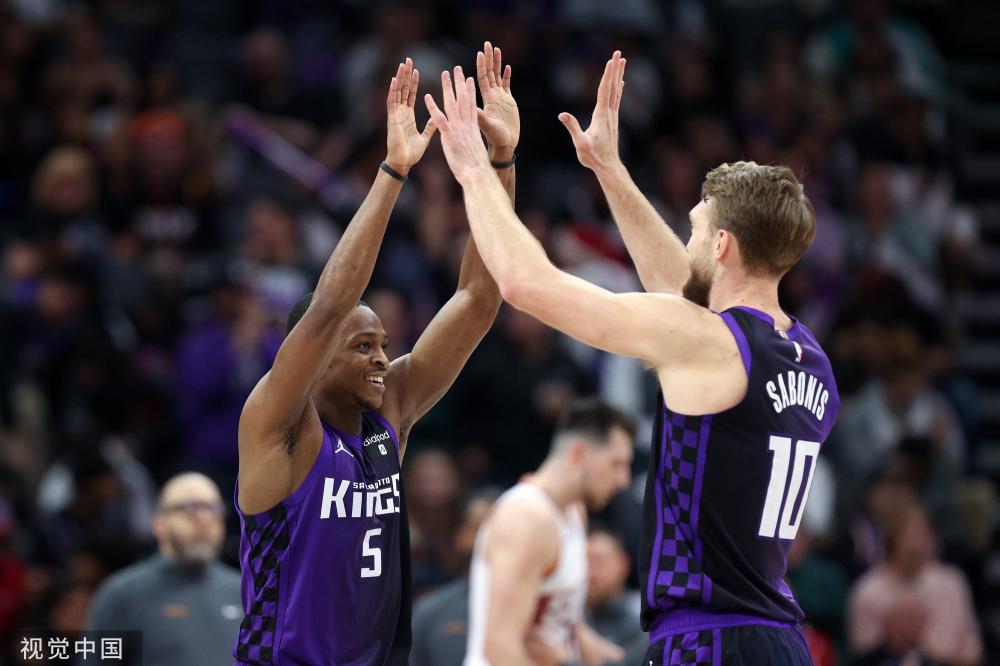 随着巴塞罗 随着巴塞罗