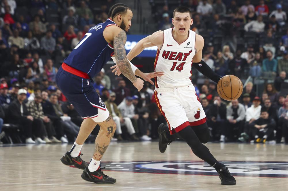 界杯将落地 界杯将落地