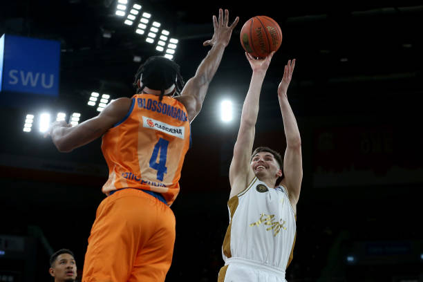 引导者和激 引导者和激