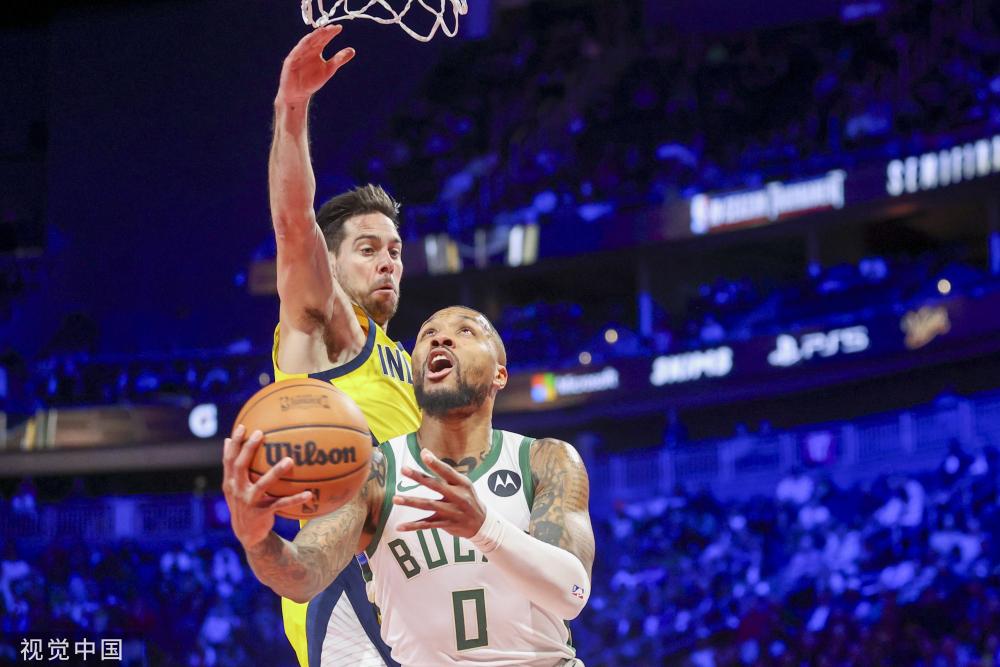 对阵雄鹿的 对阵雄鹿的